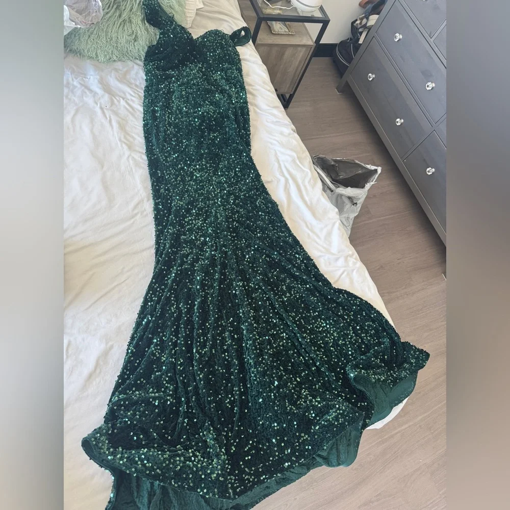 Off-Shoulder Dark Green Sequin Dress NWT new with tags - Picture 8 of 8